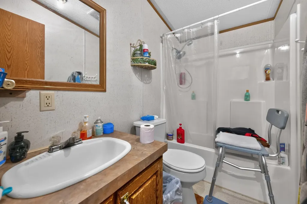 2244 Valentine Branch Road Bimble KY 40915