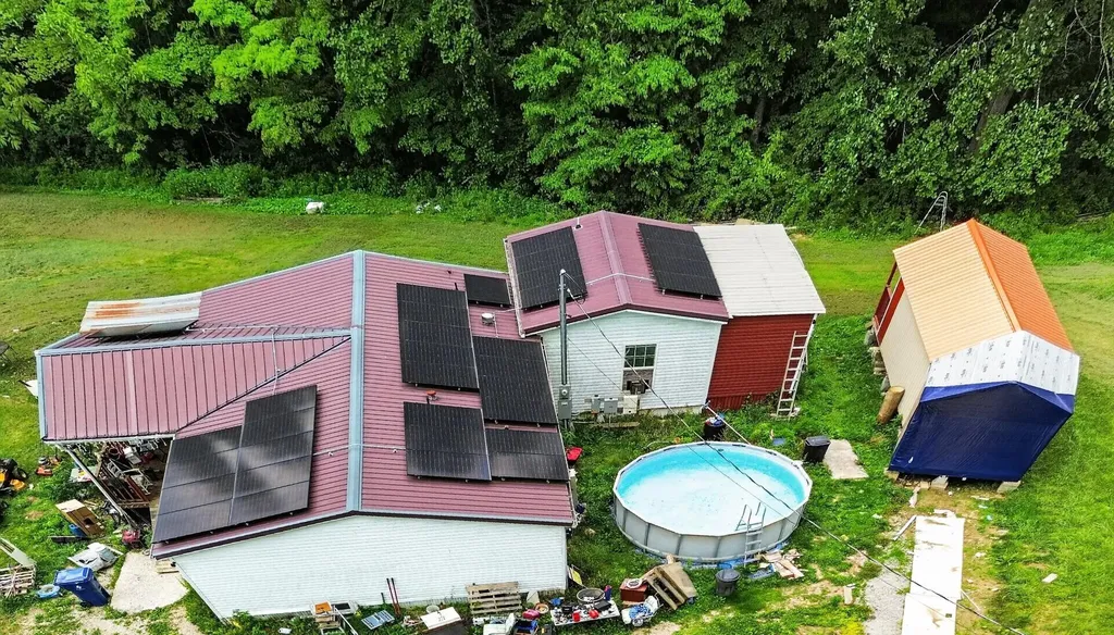 2244 Valentine Branch Road Bimble KY 40915