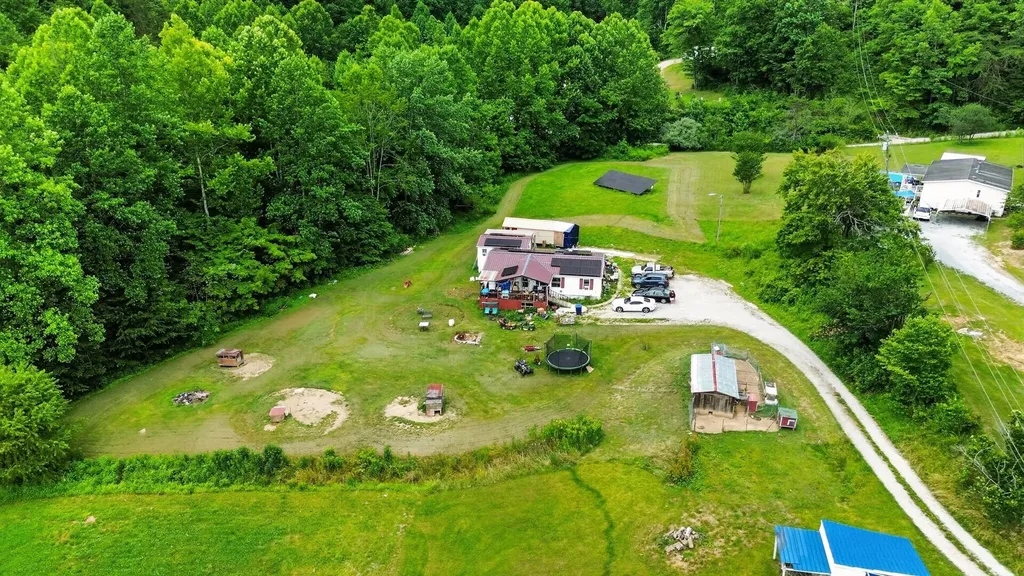 2244 Valentine Branch Road Bimble KY 40915