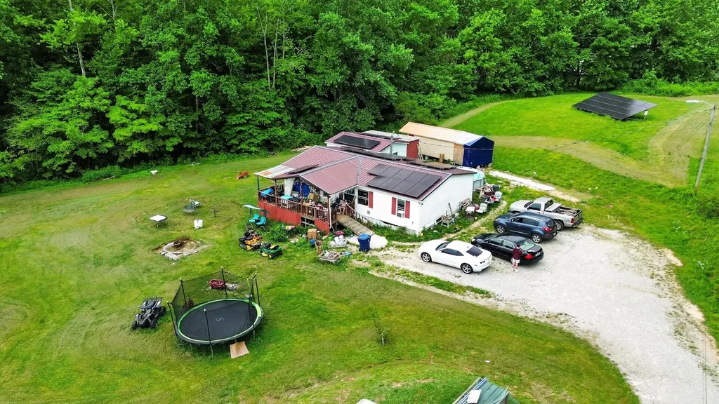 2244 Valentine Branch Road Bimble KY 40915