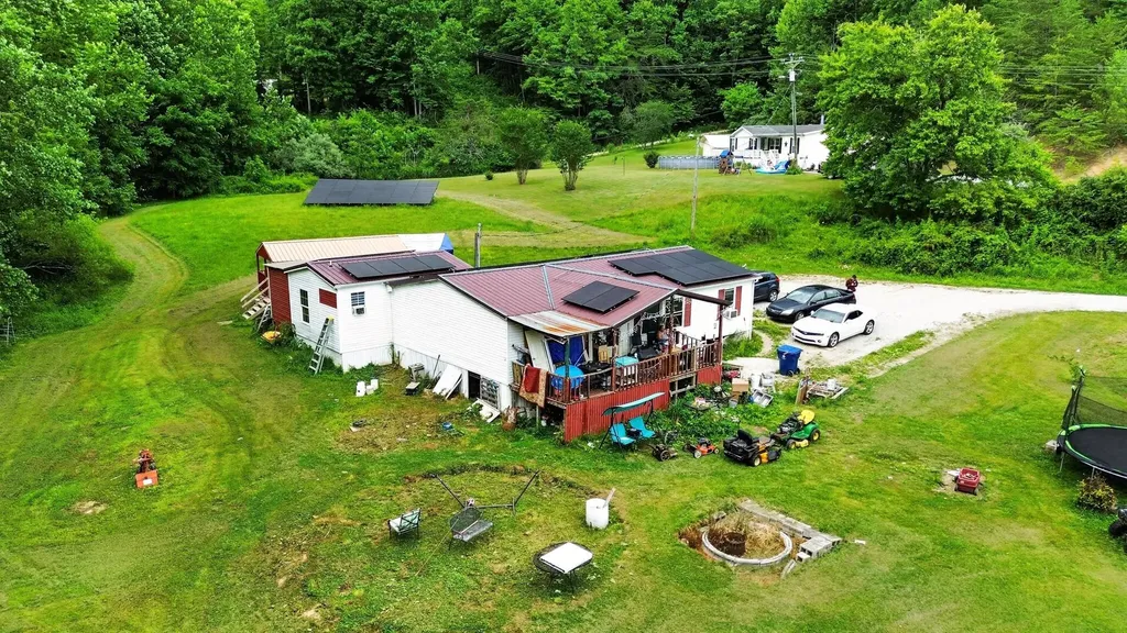 2244 Valentine Branch Road Bimble KY 40915