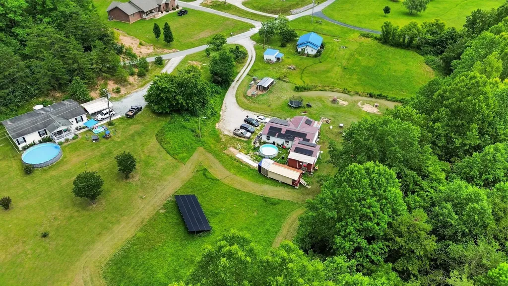 2244 Valentine Branch Road Bimble KY 40915
