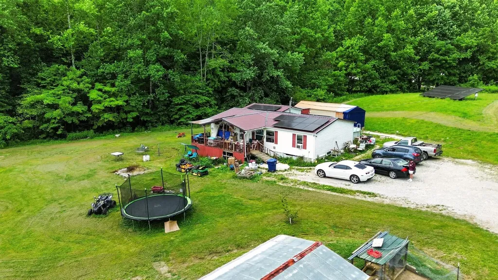 2244 Valentine Branch Road Bimble KY 40915