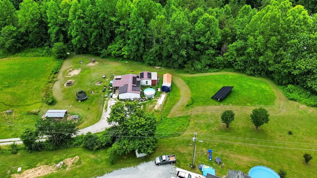 2244 Valentine Branch Road Bimble KY 40915