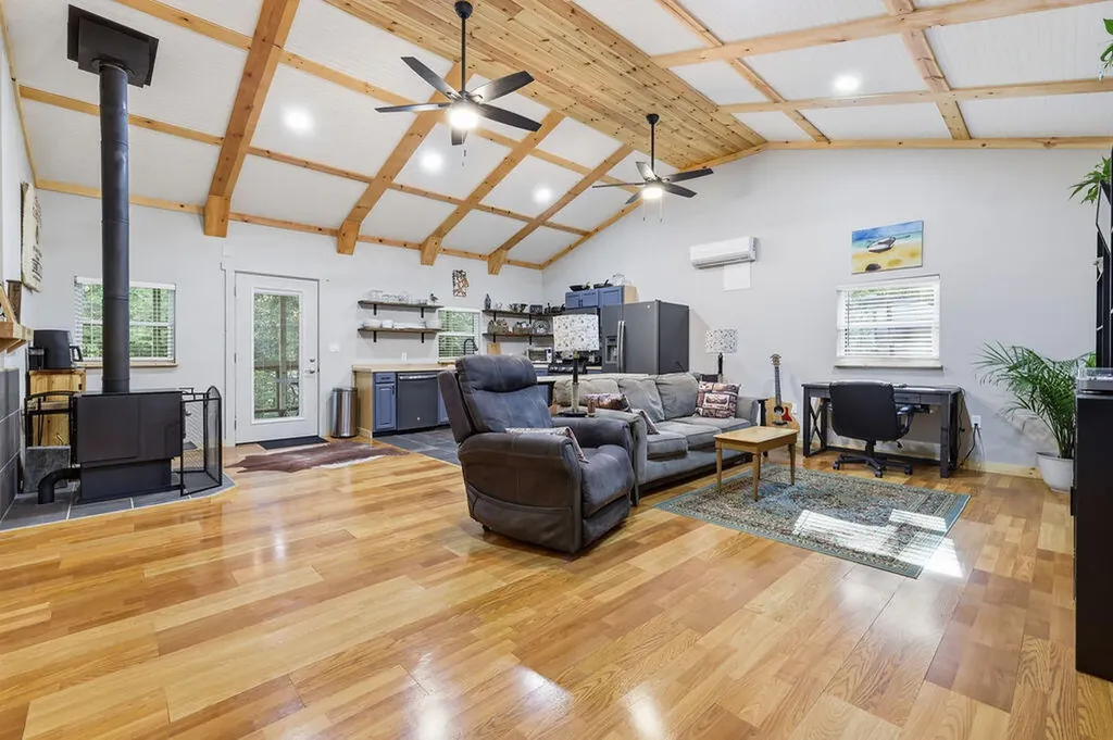 22 Deercrest Lane Murray KY 42071