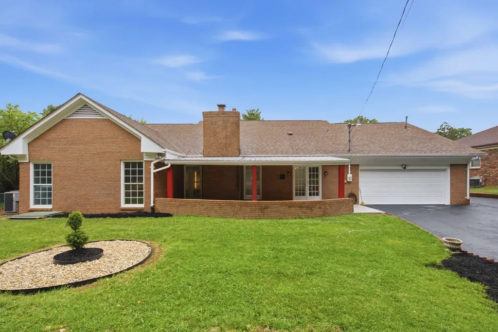 533 Country Lane Danville KY 40422