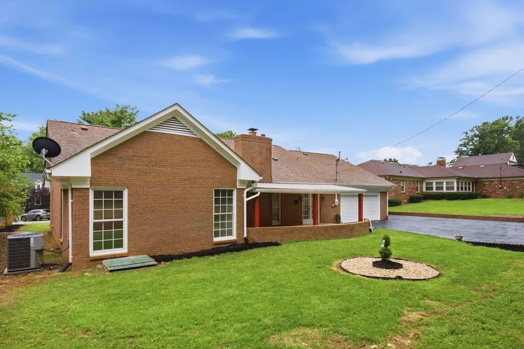 533 Country Lane Danville KY 40422