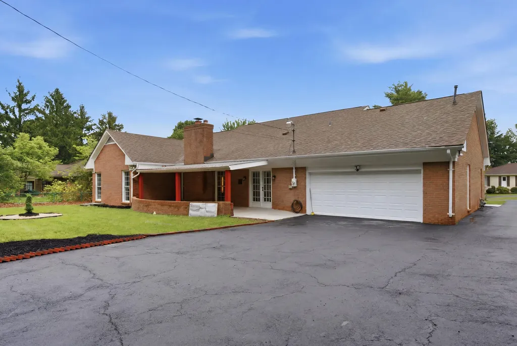 533 Country Lane Danville KY 40422