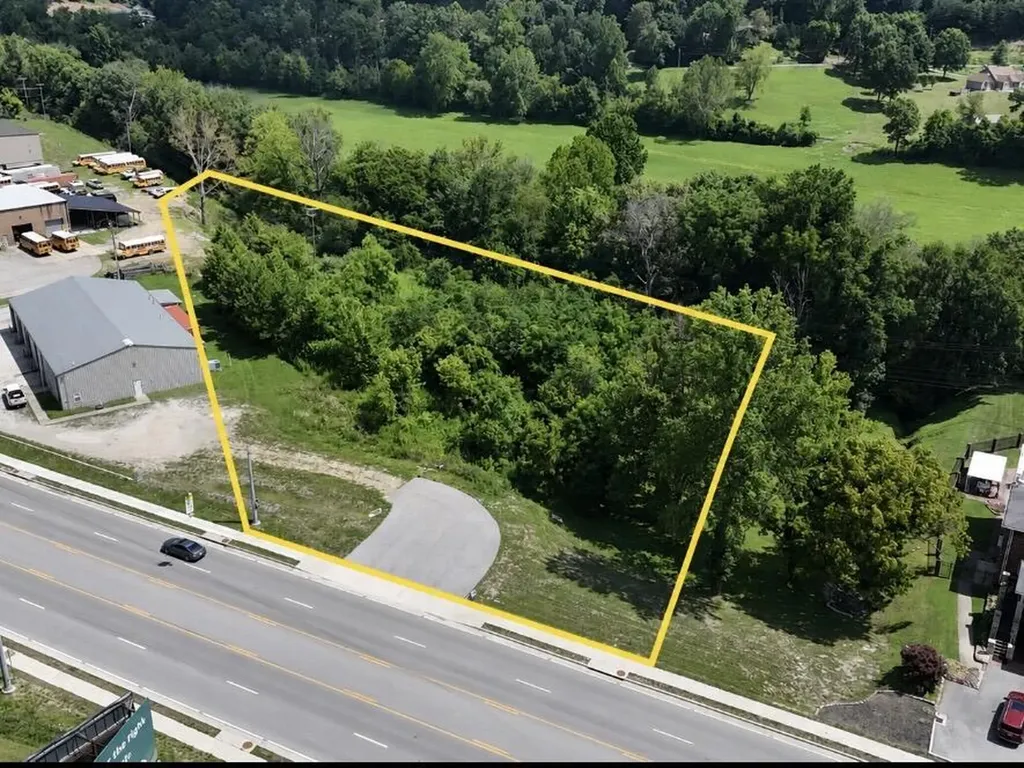 2251 S Highway 421 Manchester KY 40962