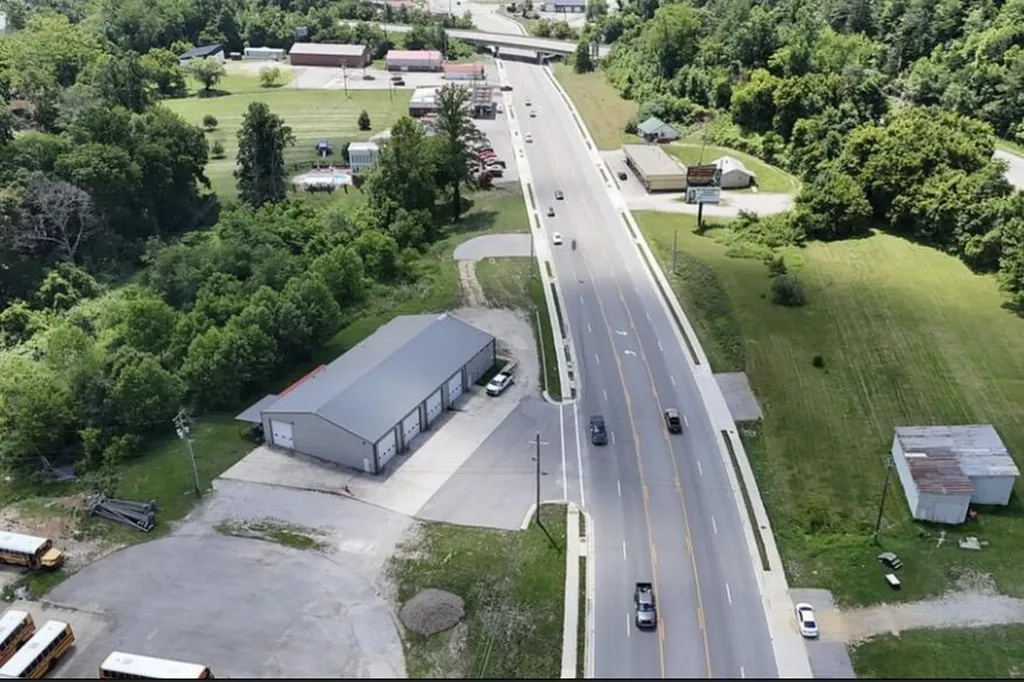 2251 S Highway 421 Manchester KY 40962