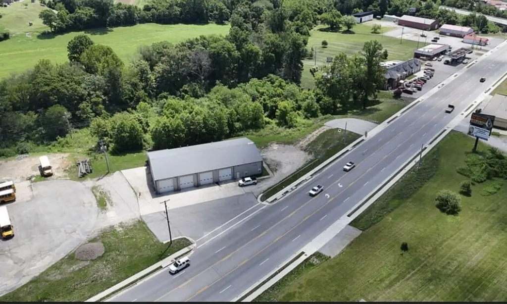 2251 S Highway 421 Manchester KY 40962