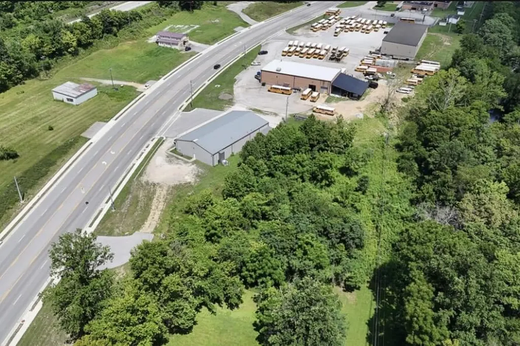 2251 S Highway 421 Manchester KY 40962