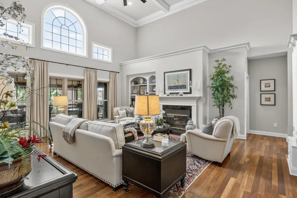 3896 Tatton Park Lexington KY 40515