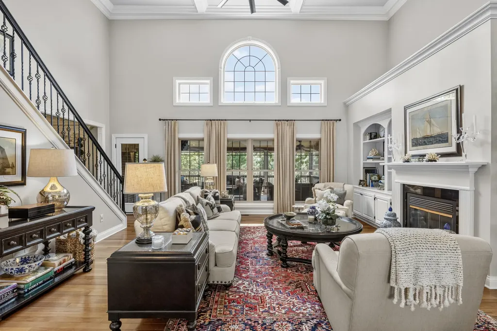 3896 Tatton Park Lexington KY 40515