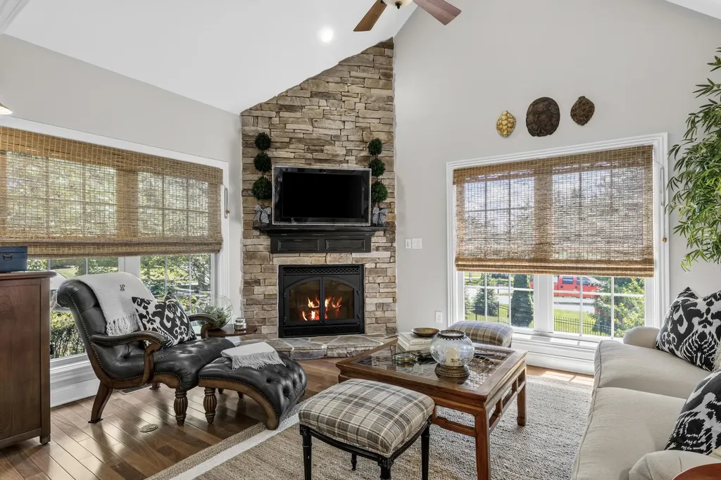 3896 Tatton Park Lexington KY 40515