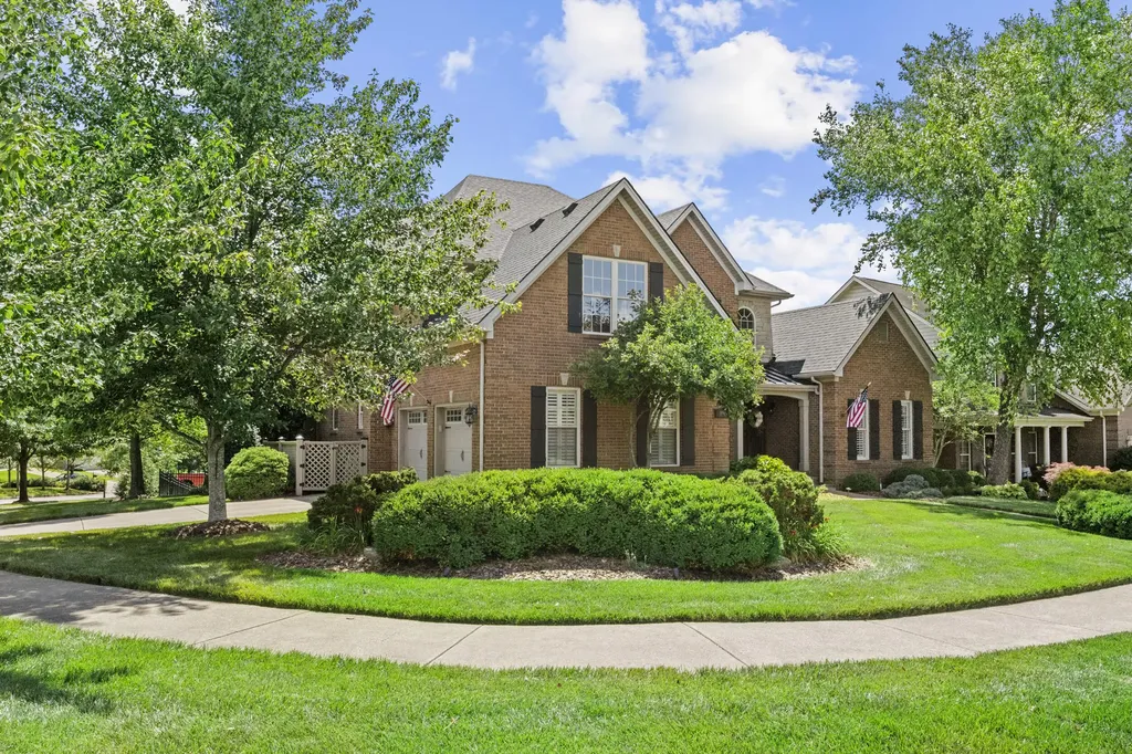 3896 Tatton Park Lexington KY 40515