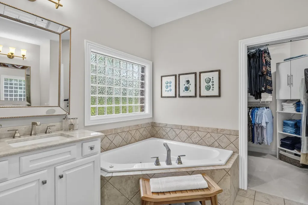 3896 Tatton Park Lexington KY 40515