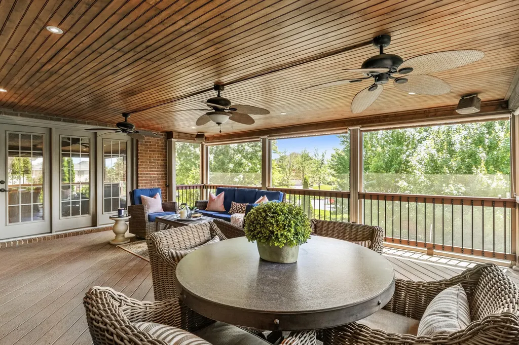 3896 Tatton Park Lexington KY 40515