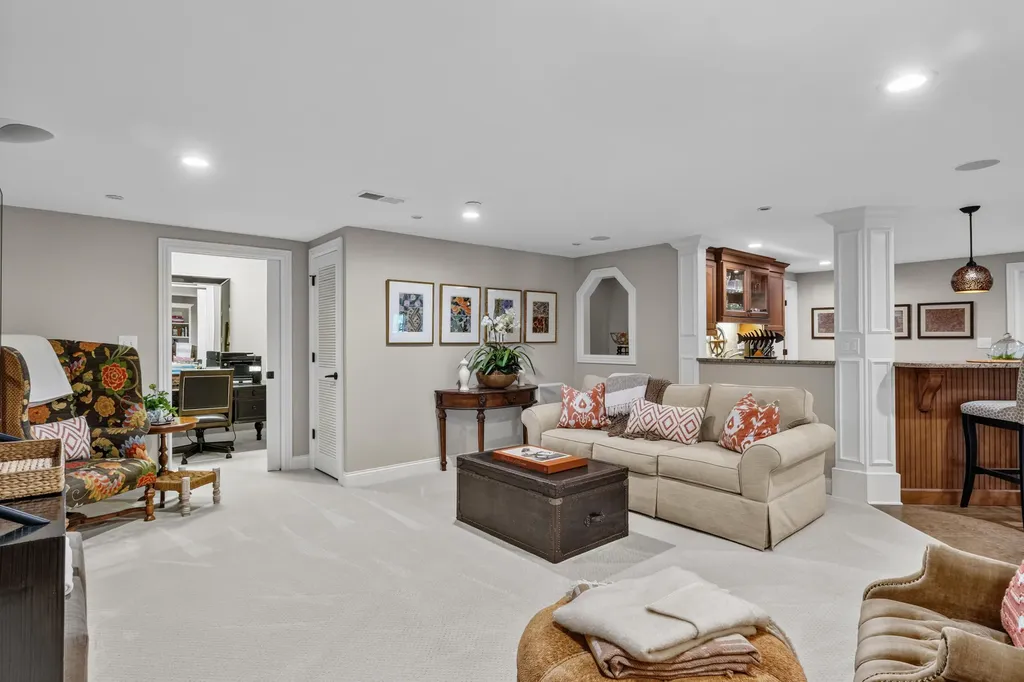 3896 Tatton Park Lexington KY 40515