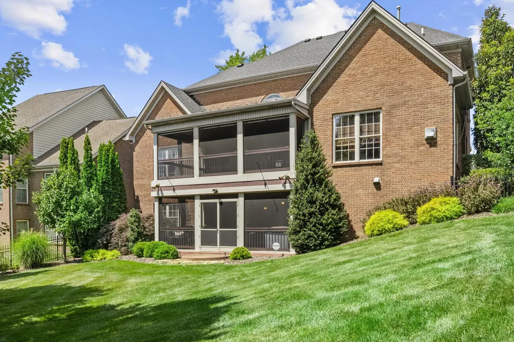 3896 Tatton Park Lexington KY 40515