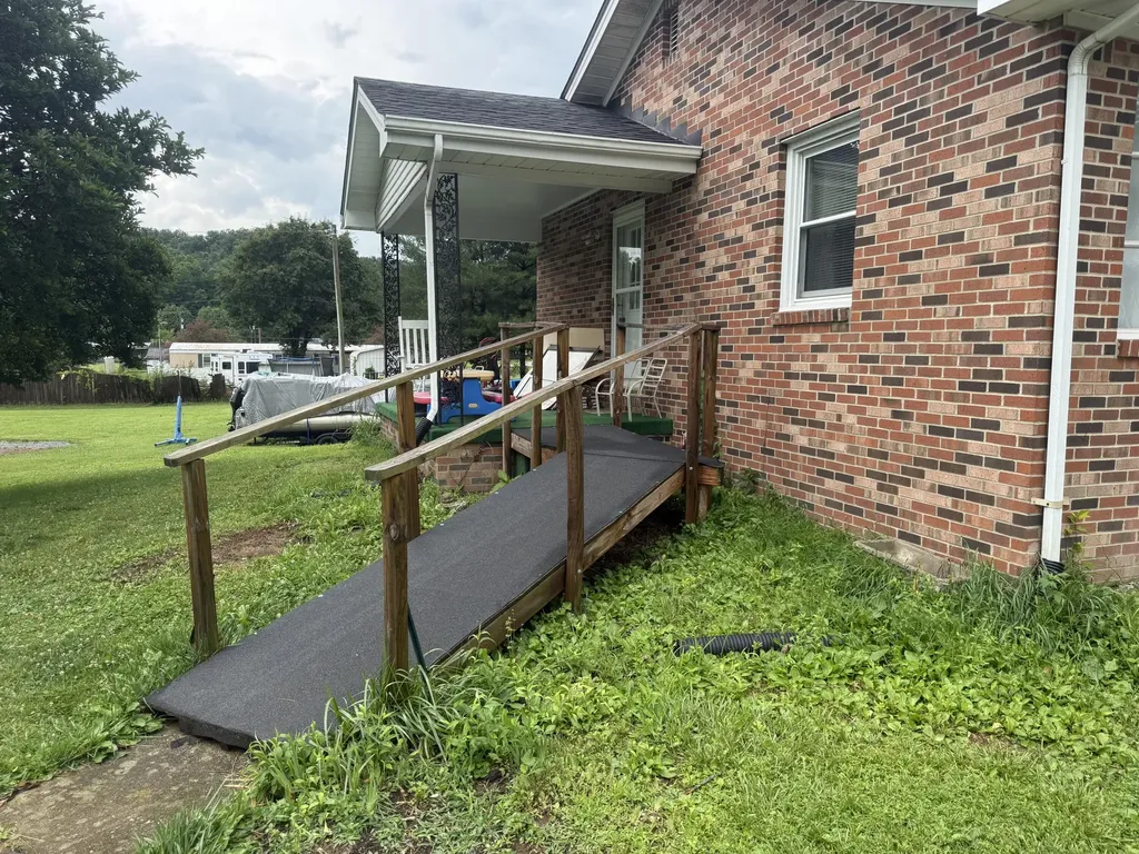 1241 Flat Gap Road Berea KY 40403