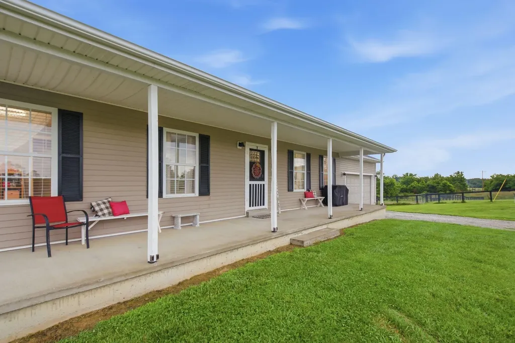 1479 Puckett Road Lawrenceburg KY 40342