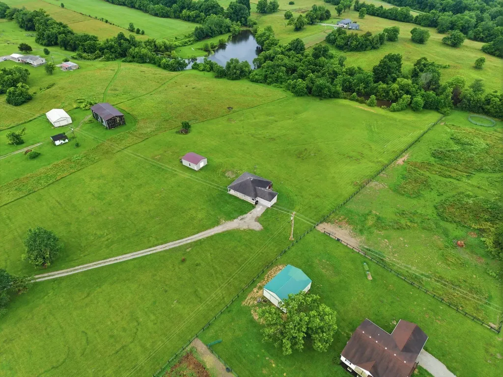 1479 Puckett Road Lawrenceburg KY 40342
