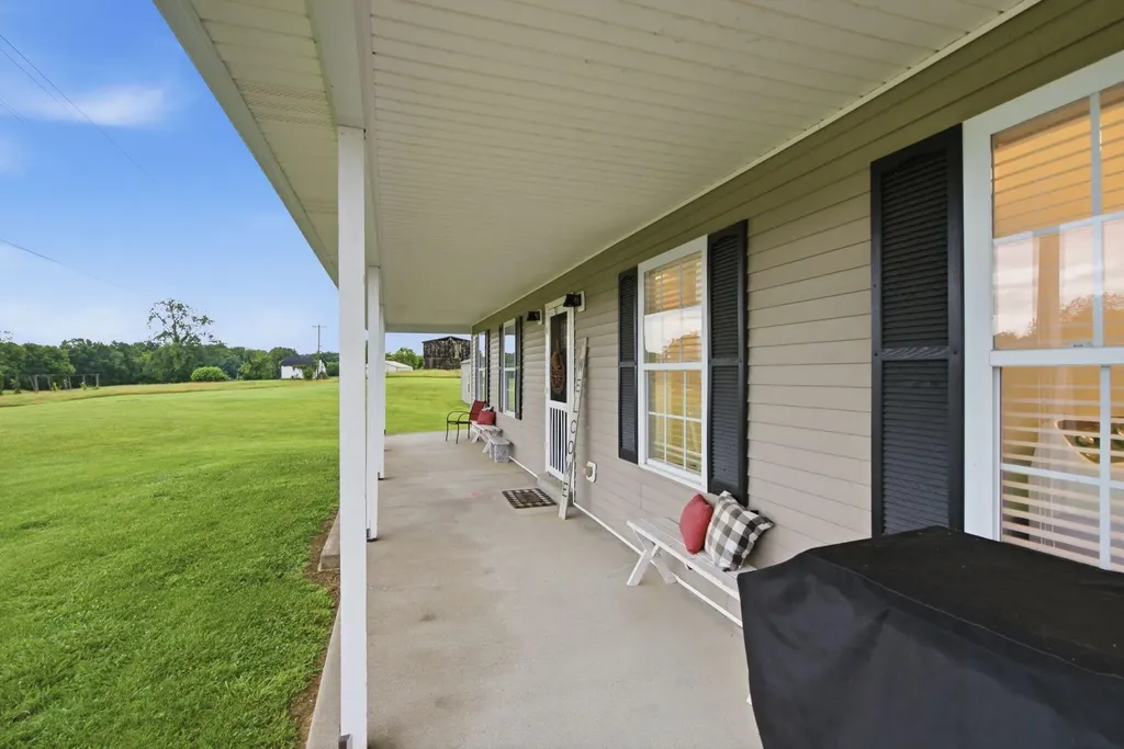 1479 Puckett Road Lawrenceburg KY 40342