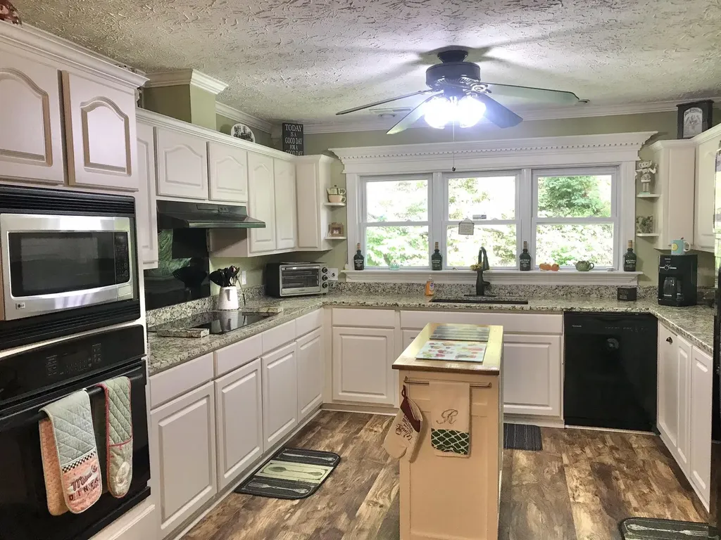 16596 W Us. Highway 60 Olive Hill KY 41164