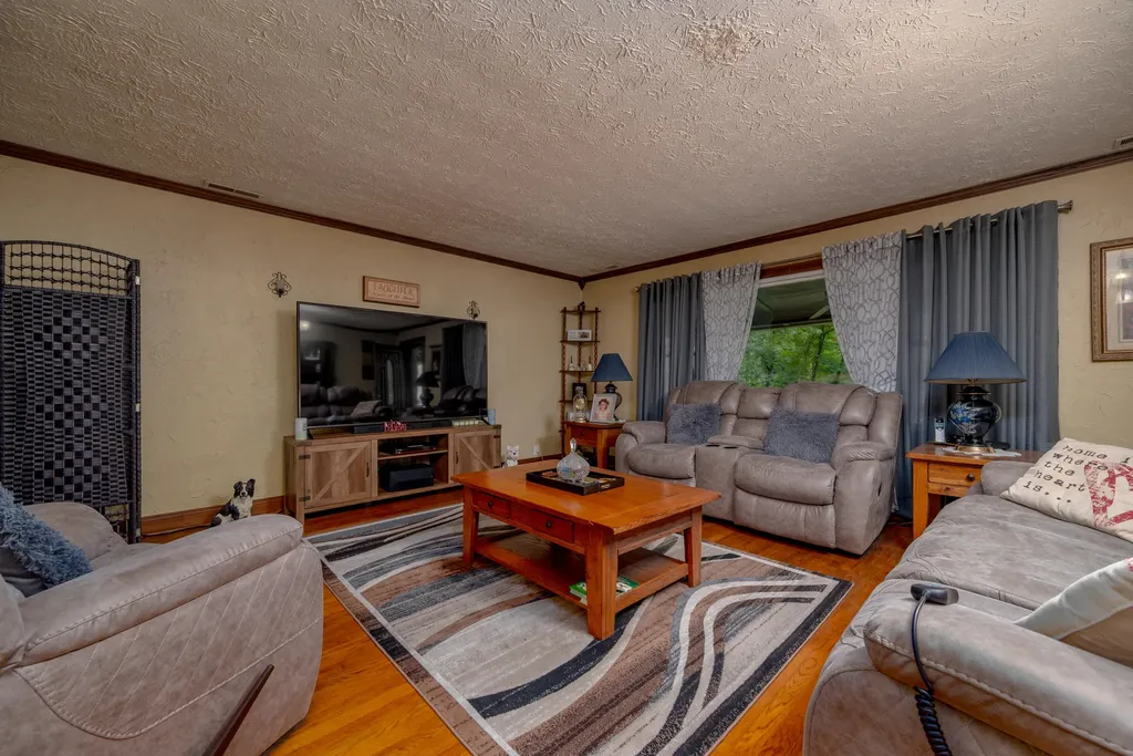 16596 W Us. Highway 60 Olive Hill KY 41164