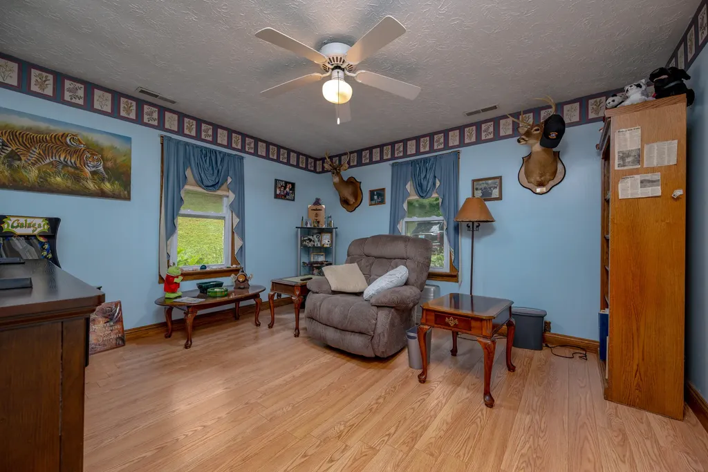 16596 W Us. Highway 60 Olive Hill KY 41164