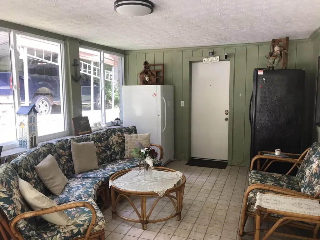 16596 W Us. Highway 60 Olive Hill KY 41164