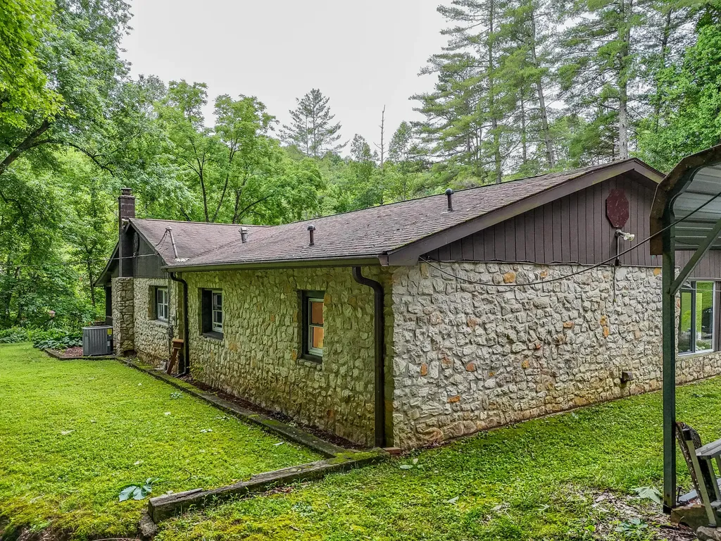16596 W Us. Highway 60 Olive Hill KY 41164