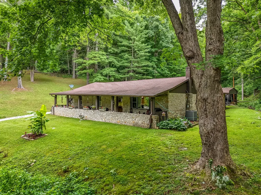 16596 W Us. Highway 60 Olive Hill KY 41164