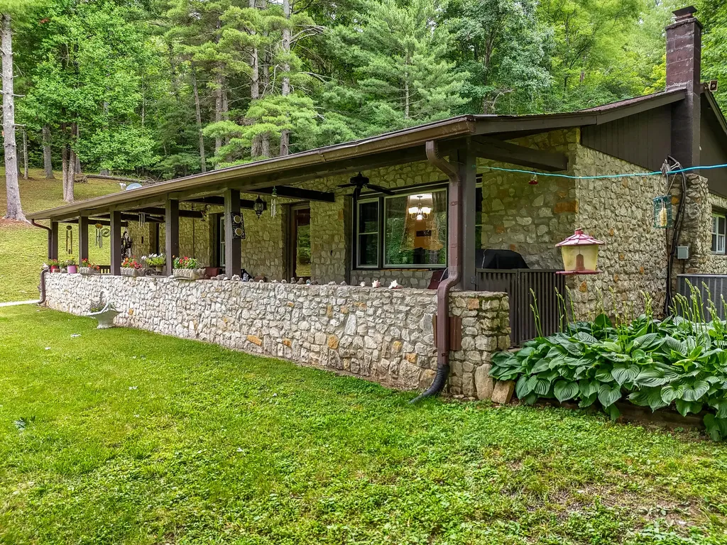 16596 W Us. Highway 60 Olive Hill KY 41164