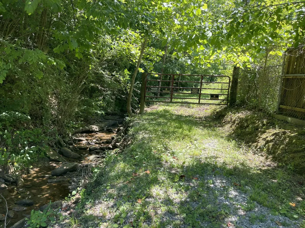 6758 Highway 66 Arjay KY 40902