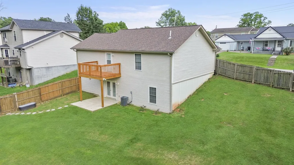 115 Farmer Street Somerset KY 42501