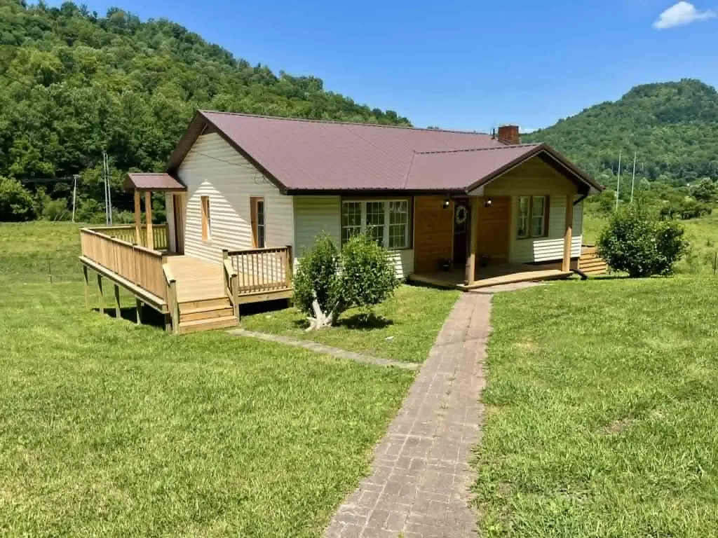 2082 Kentucky 92 Pineville KY 40977
