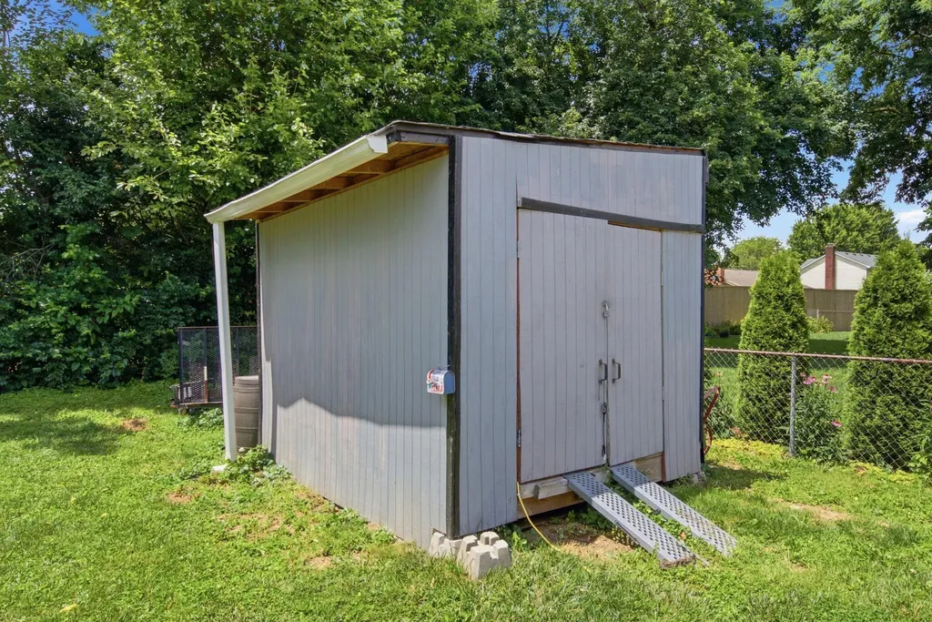418 Wells Lane Versailles KY 40383