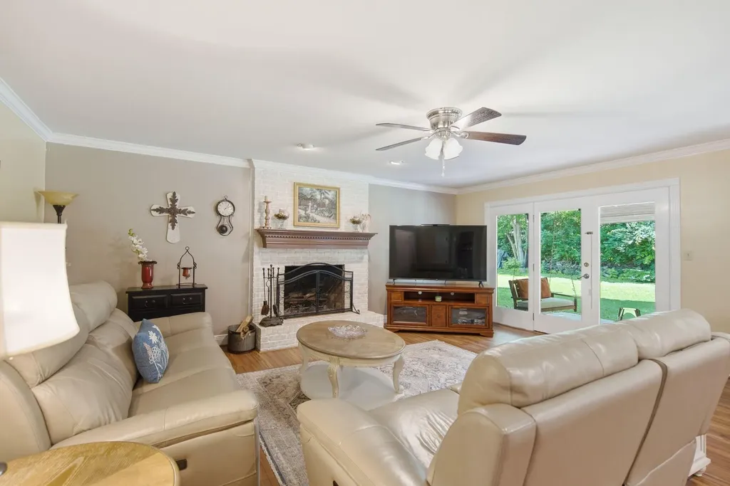 418 Wells Lane Versailles KY 40383