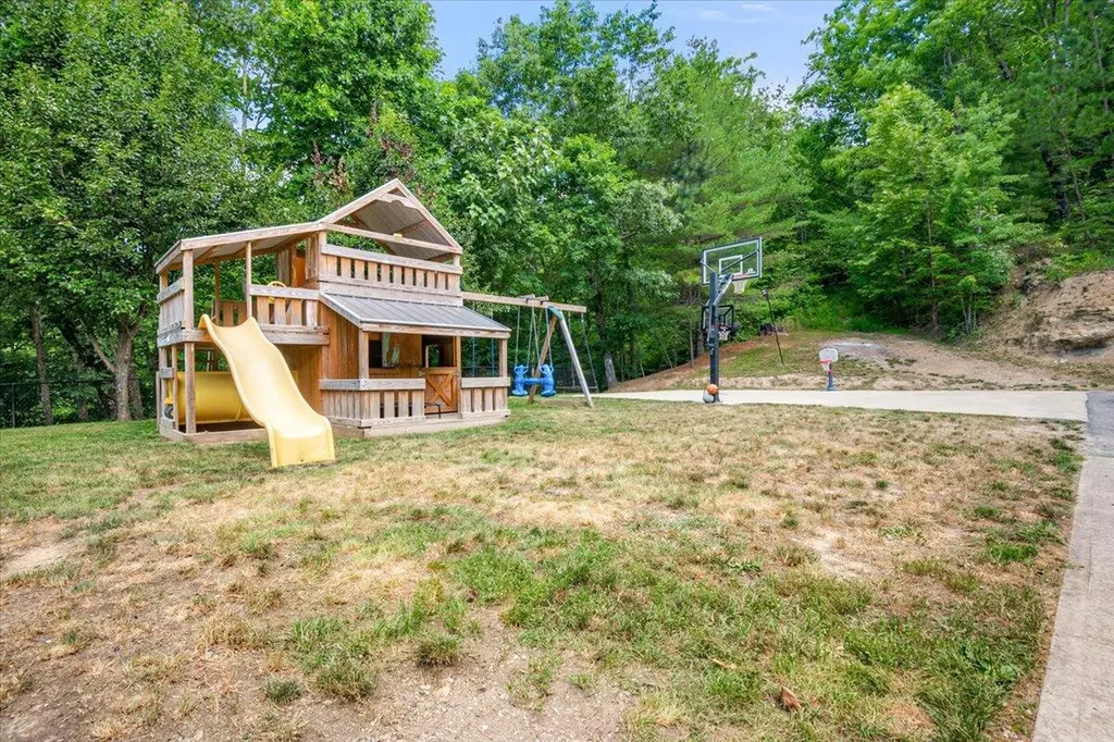 75 Sentinal Drive Manchester KY 40962