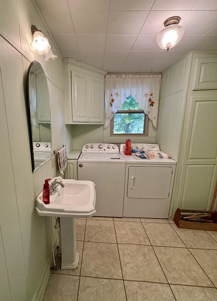 408 W Bellville Street Marion KY 42064