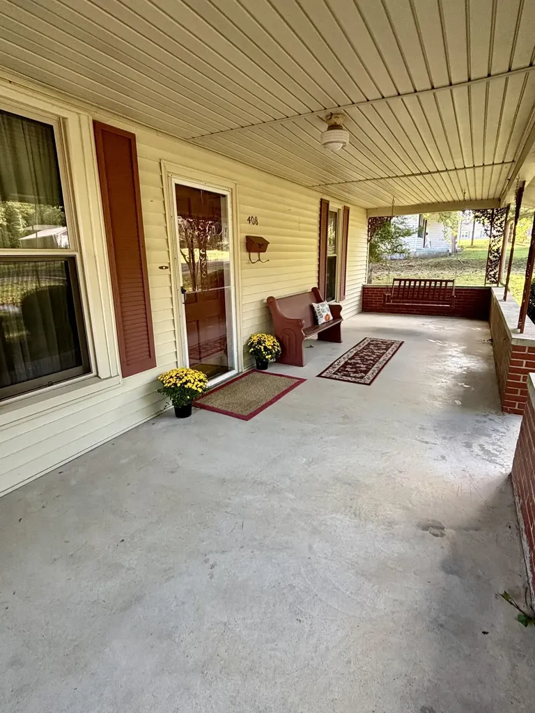 408 W Bellville Street Marion KY 42064