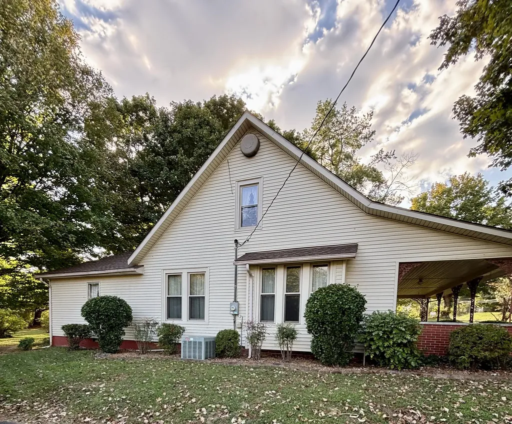 408 W Bellville Street Marion KY 42064