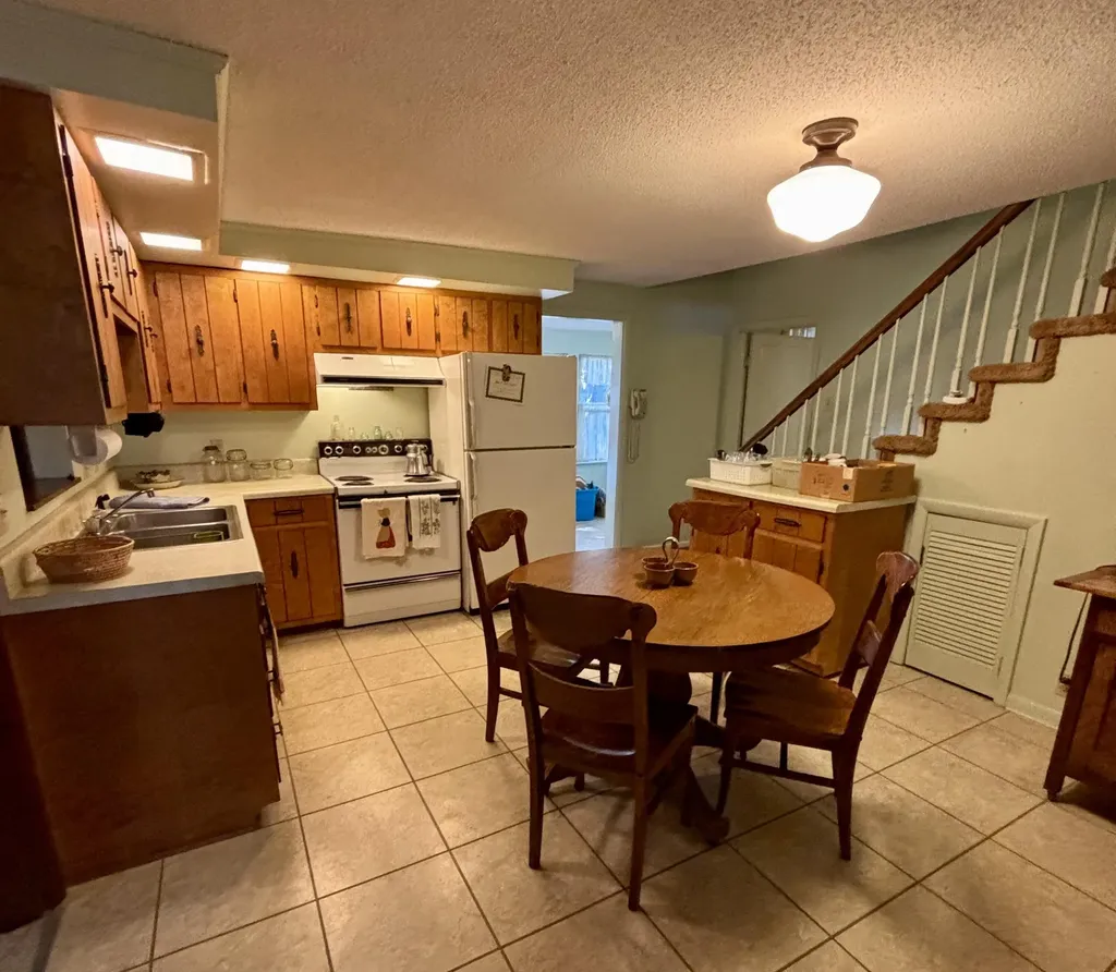 408 W Bellville Street Marion KY 42064