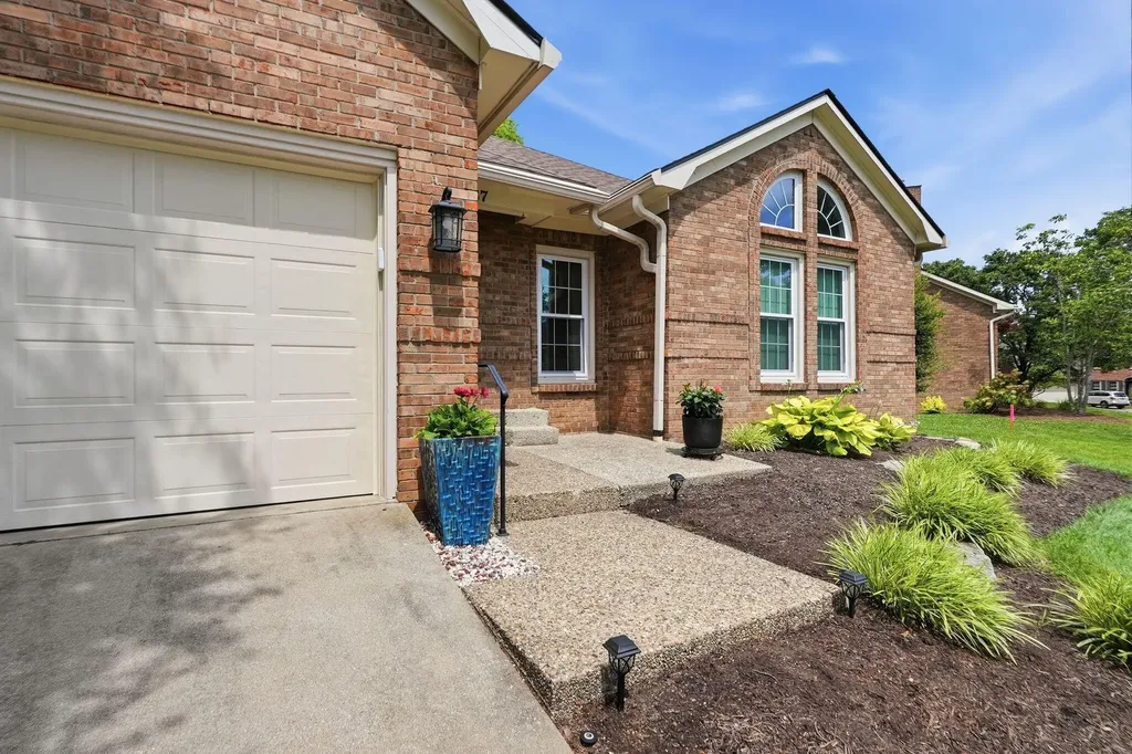 3587 Briarpatch Way Lexington KY 40509