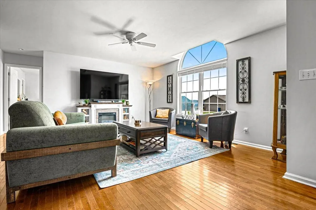 274 Brookside Drive London KY 40744
