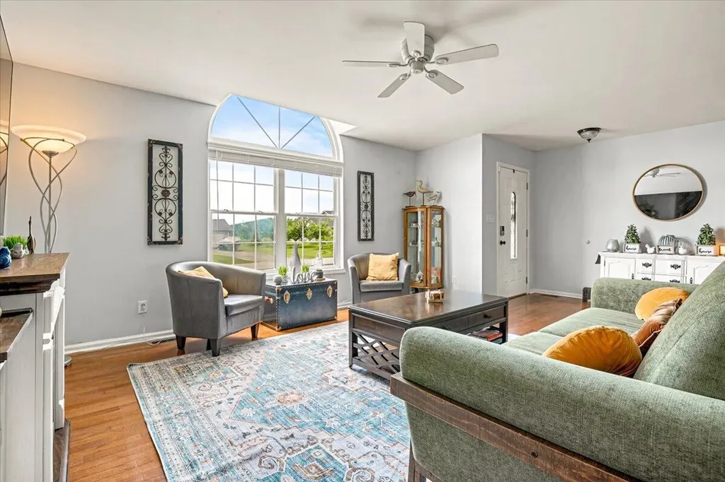274 Brookside Drive London KY 40744