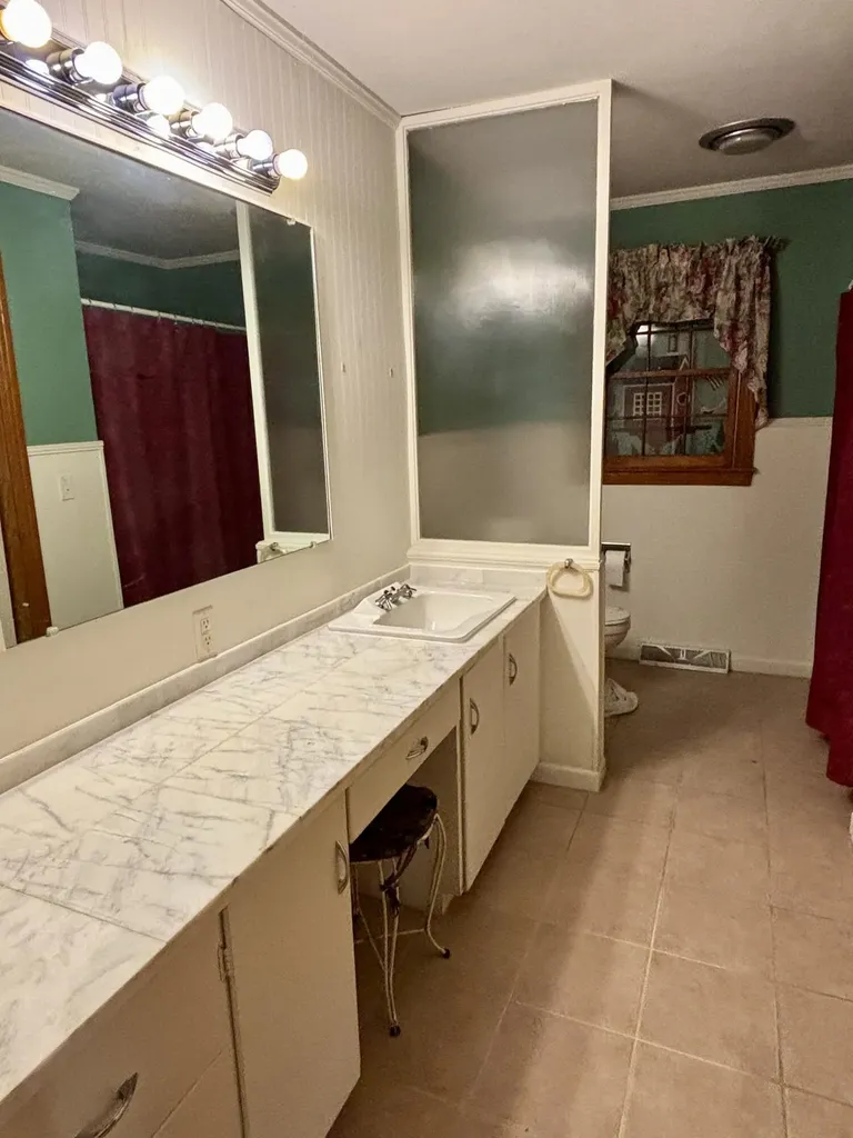 414 S Moore Street Marion KY 42064