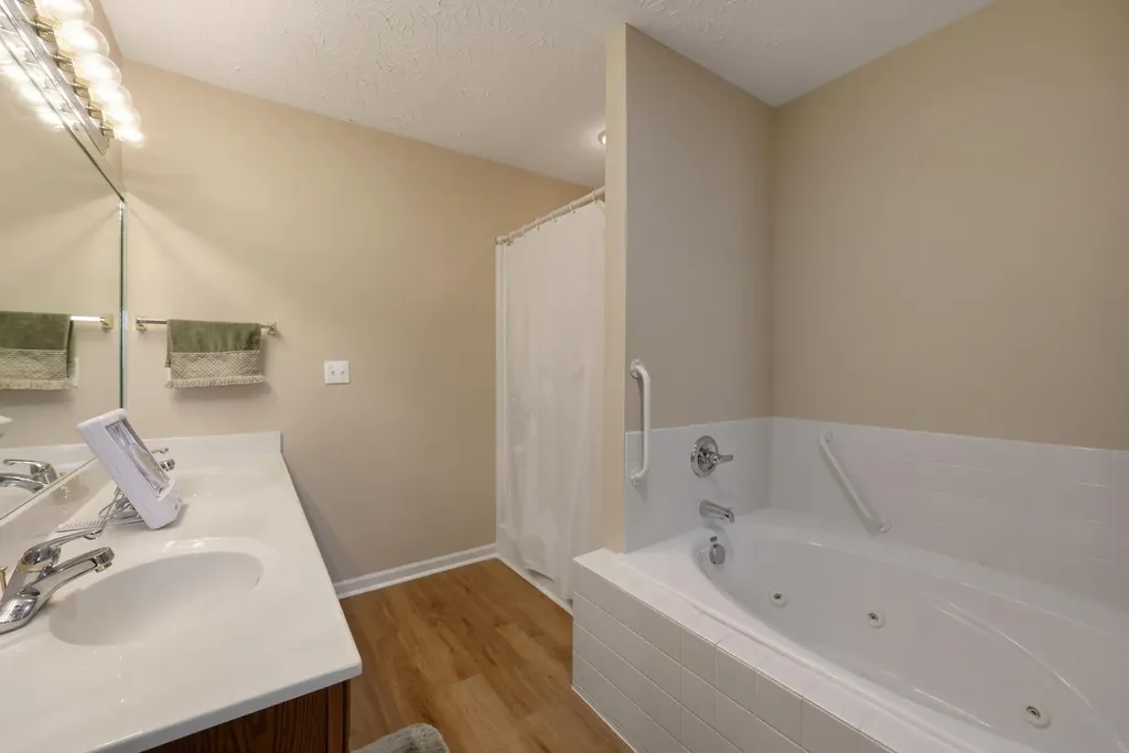 3944 Winthrop Drive Lexington KY 40514